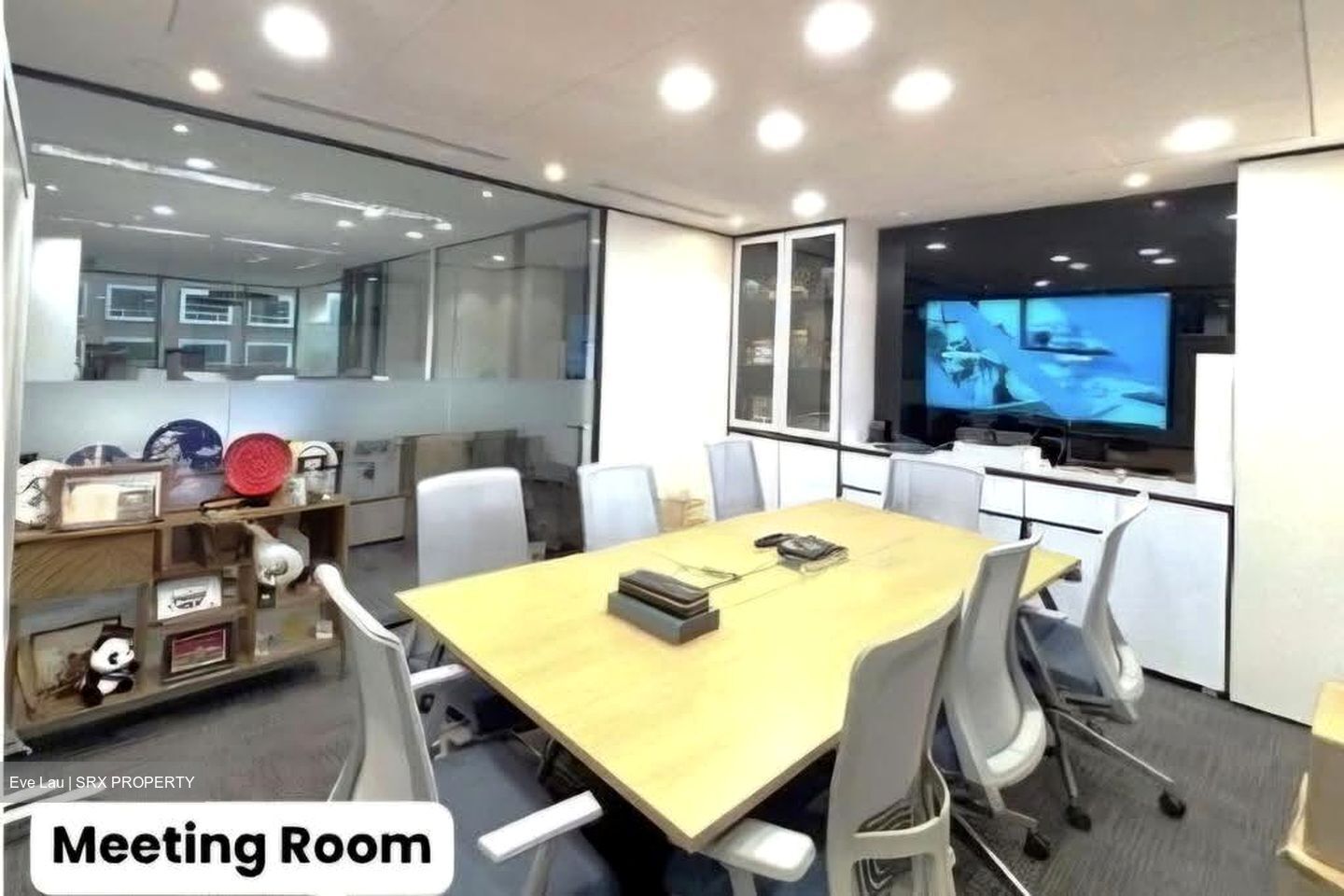 Odeon Towers (D7), Office #624030461